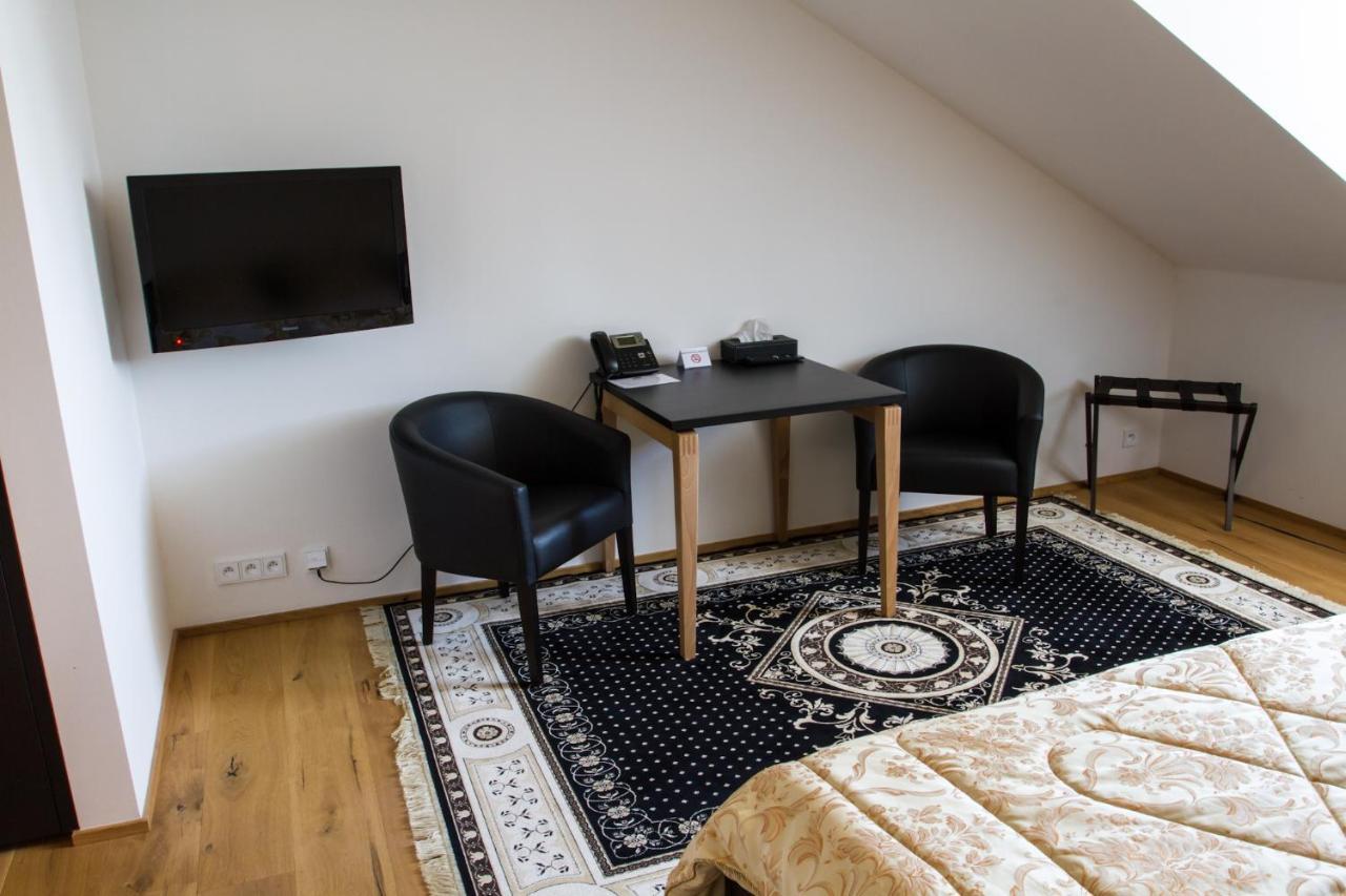 Hotel Panstvi Dlouha Lhota Экстерьер фото
