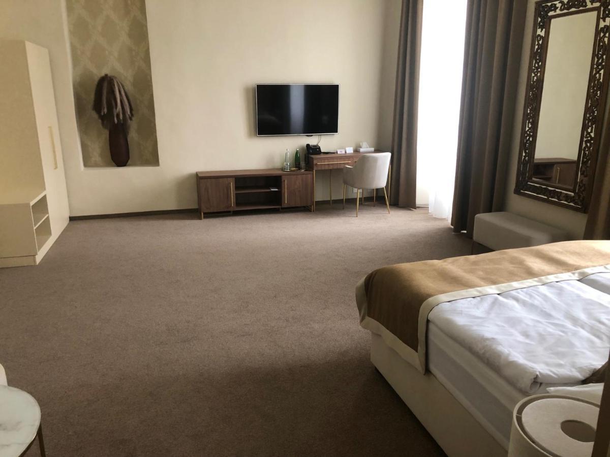 Hotel Panstvi Dlouha Lhota Экстерьер фото
