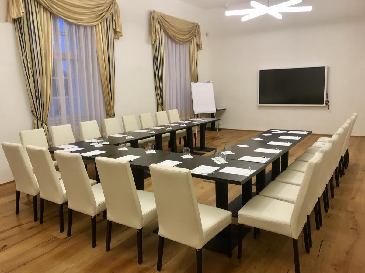 Hotel Panstvi Dlouha Lhota Экстерьер фото