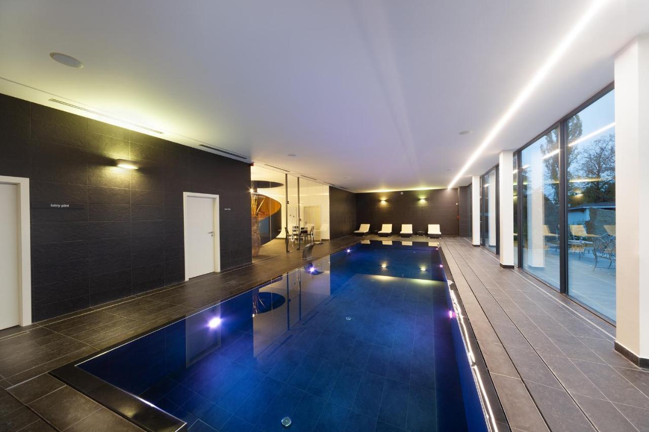 Hotel Panstvi Dlouha Lhota Экстерьер фото